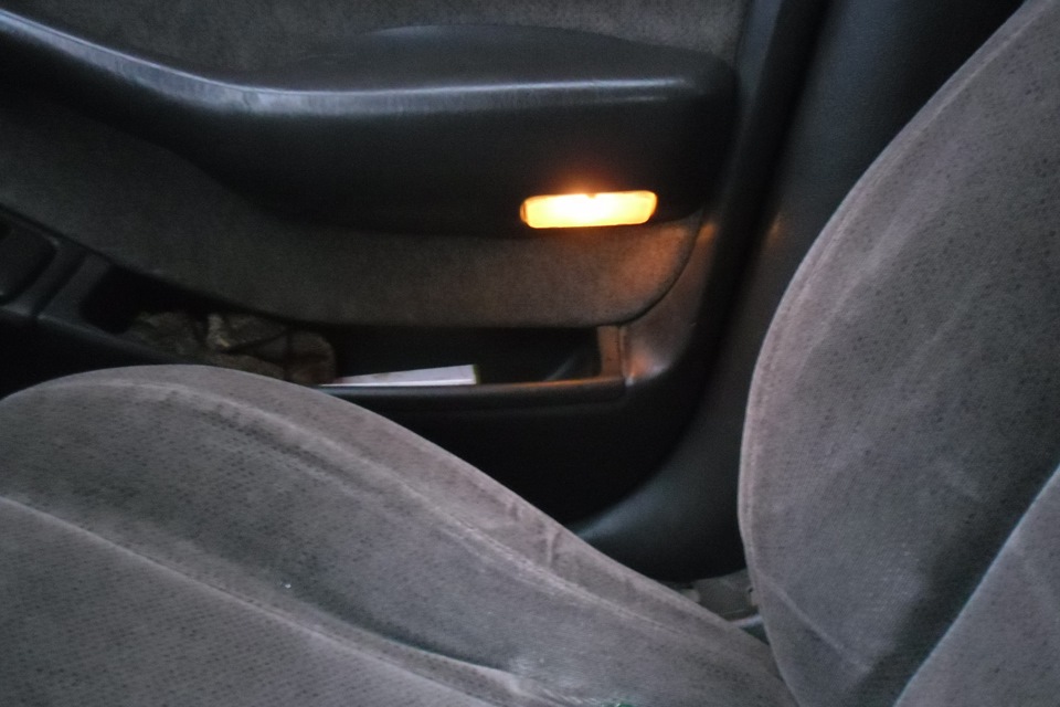 Лампочки в дверь — Toyota Vista (30), 2 л, 1993 года | электроника | DRIVE2