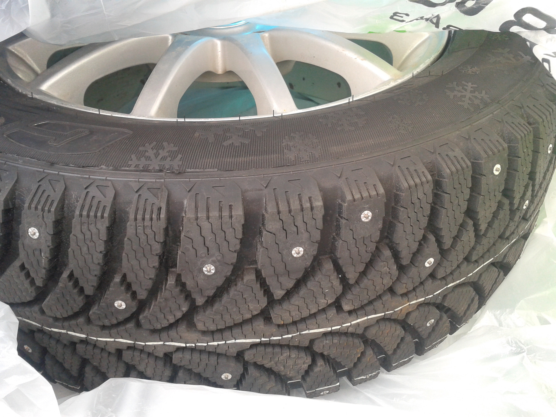 Зимняя резина 205 60. Cordiant Sno-Max 205 60 15. Автомобильная шина Cordiant Sno-Max 195/60 r15 88t зимняя шипованная.