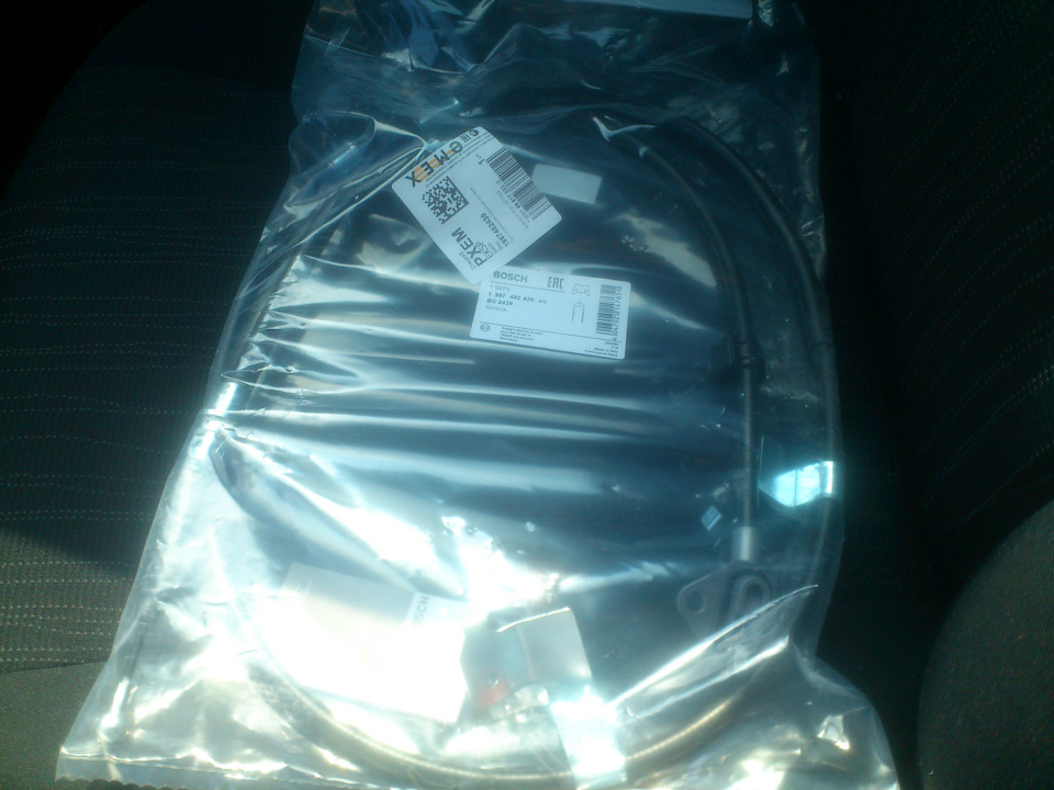 Замена троса ручного тормоза. — DRIVE2