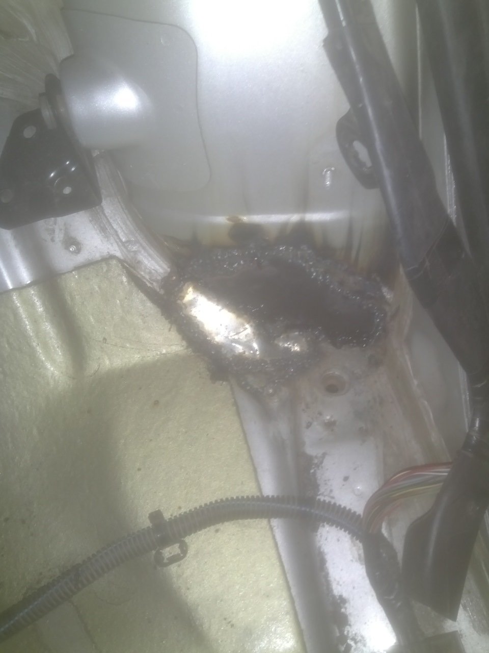 ремонт отверстий в полу — Opel Vectra B, 1,8 л, 1999 года | кузовной ...