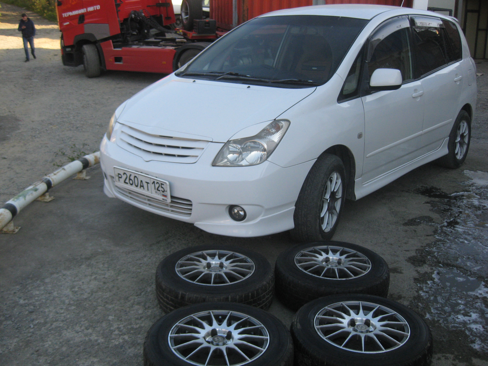 Дром продать шины. Corolla Spacio e121 r16. Toyota Spacio 2001 диски. Spacio 121 диски. Toyota Spacio 2003 диски.