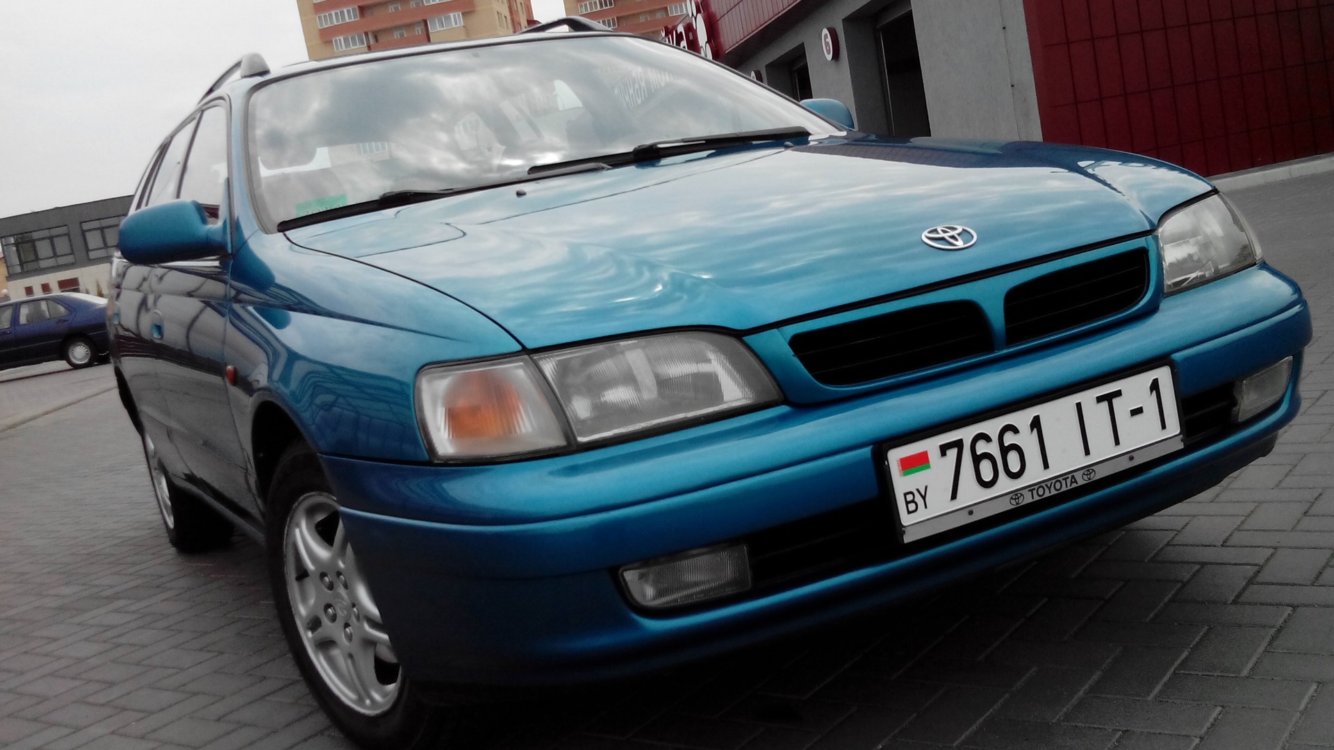 Toyota Carina e 1 6