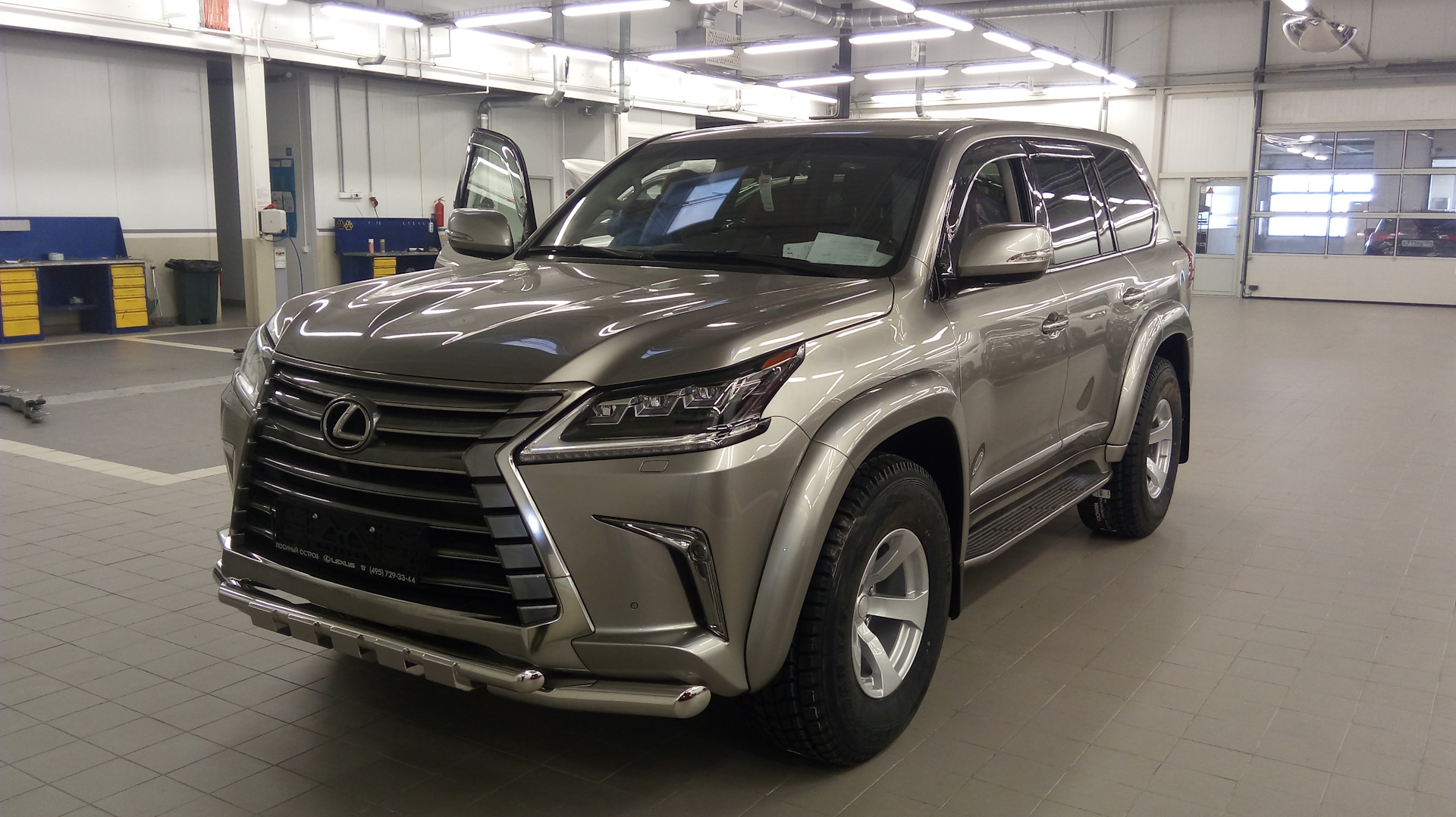 Mitsubishi l200 arctic trucks. Toyota hilux arctic trucks at38 6x6. Toyota hilux arctic trucks. Arctic trucks toyota hilux 6 6. Lexus lx 570 arctic trucks 2020.