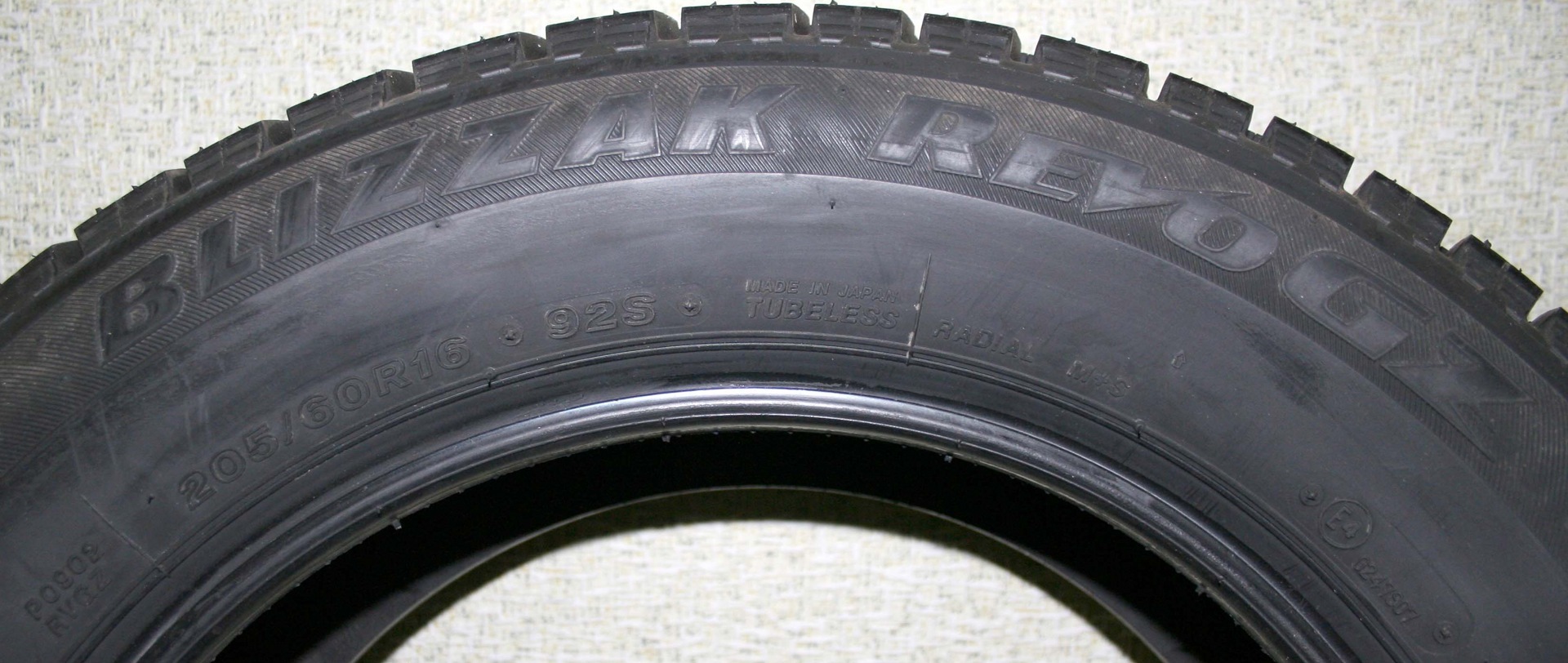 Шины волгоград. Bridgestone Drive Guard Winter RFT 205 60 16. Зимняя резина 205/60 r16. Bridgestone lcppartner 205-60-15. Резина Nexen Revo 205 на 60 r16 характеристики.