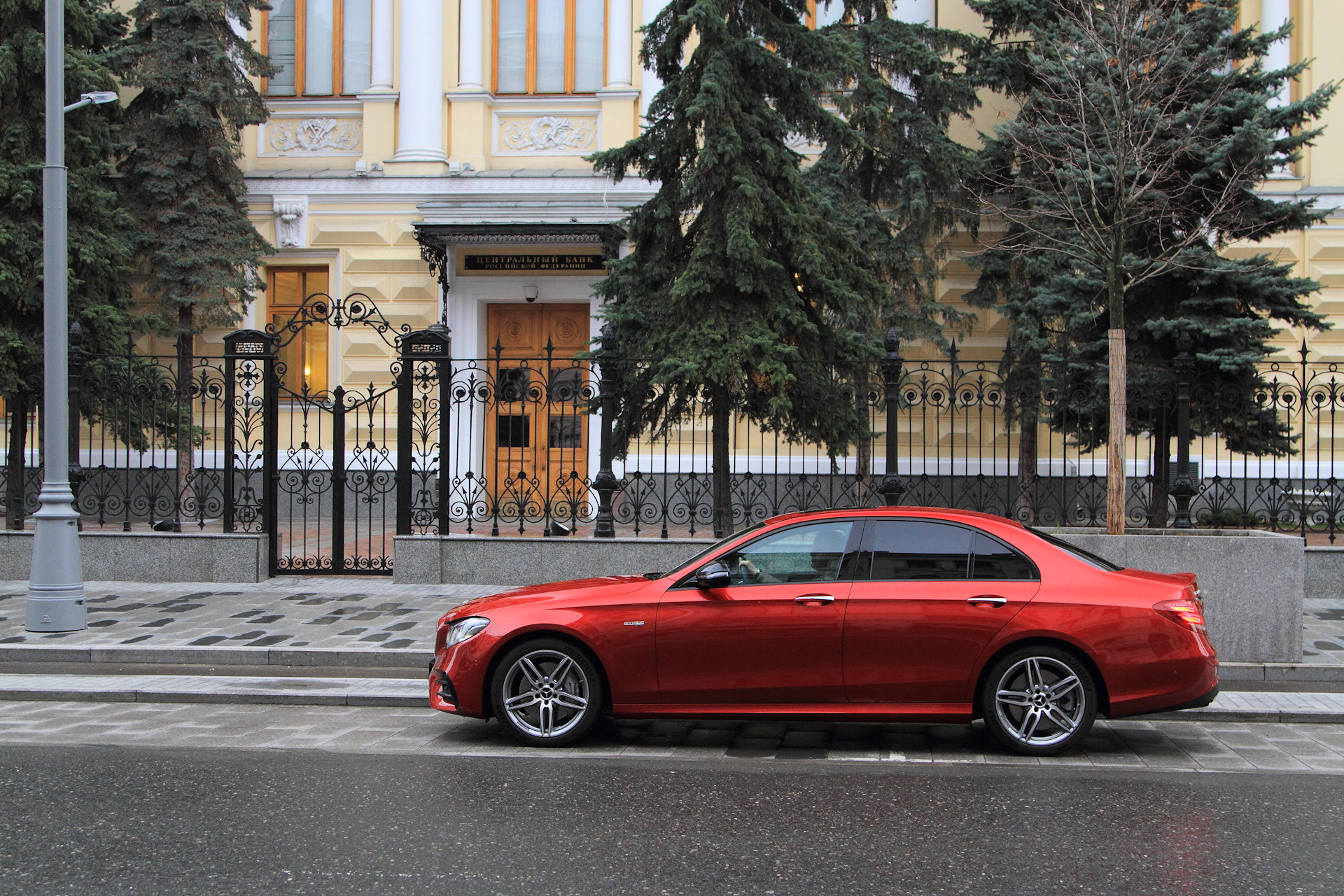 Mercedes-Benz E43 AMG. Как Формула 1 влияет на дорожные автомобили? —  «Тест-драйвы» на DRIVE2