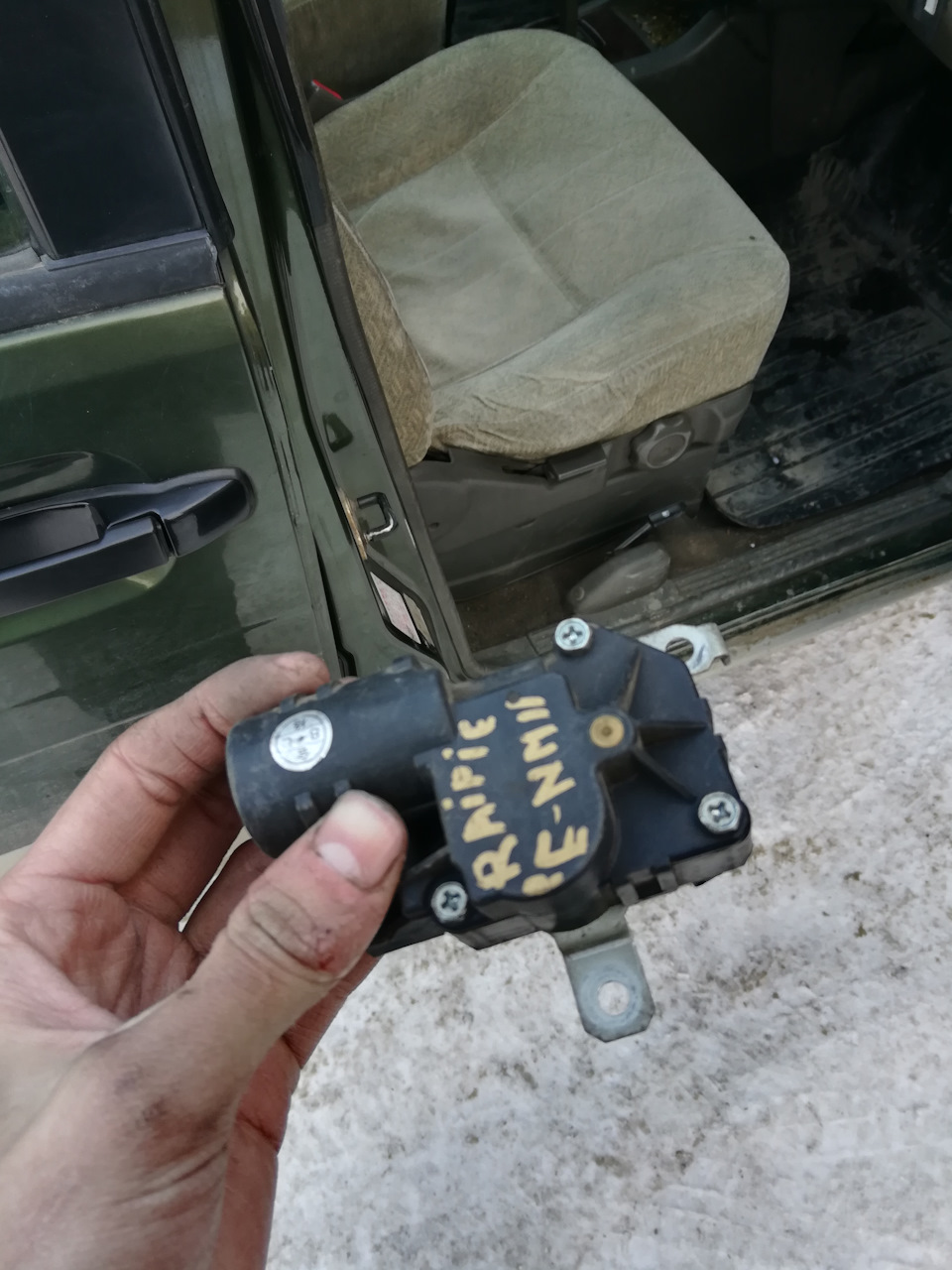 Печка, часть 3. Сервопривод куплен, но не работает( — Nissan Prairie ...