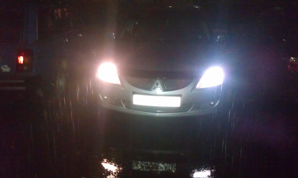 Читал, как меняют лампочки в противотуманках, думаю стоит поведать ...