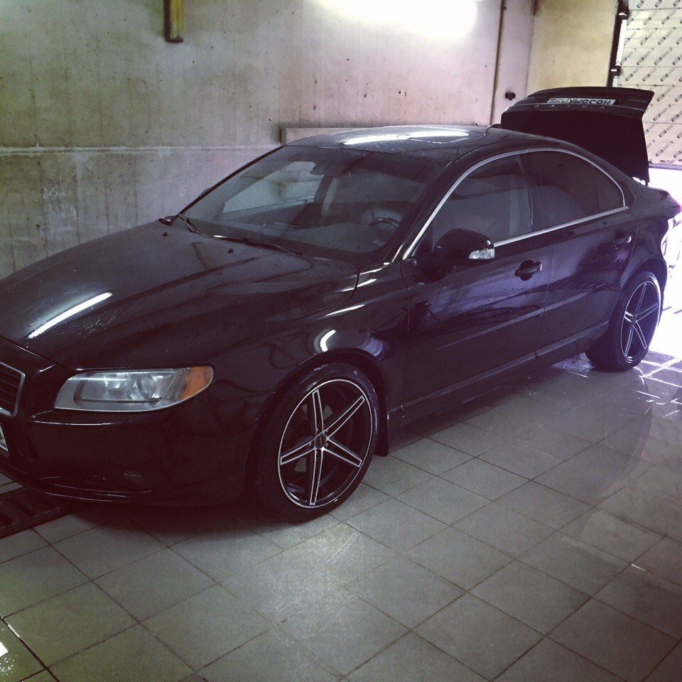 Volvo s80 черный глянец диски