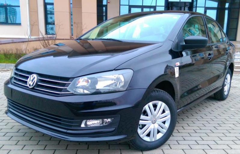 VW Polo sedan серый