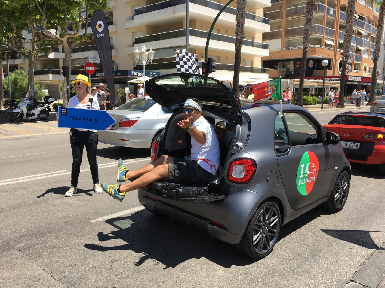 Smart fortwo 2021. мерседес смарт парковка. играй на смарте. играй на смарте. играй на смарте.