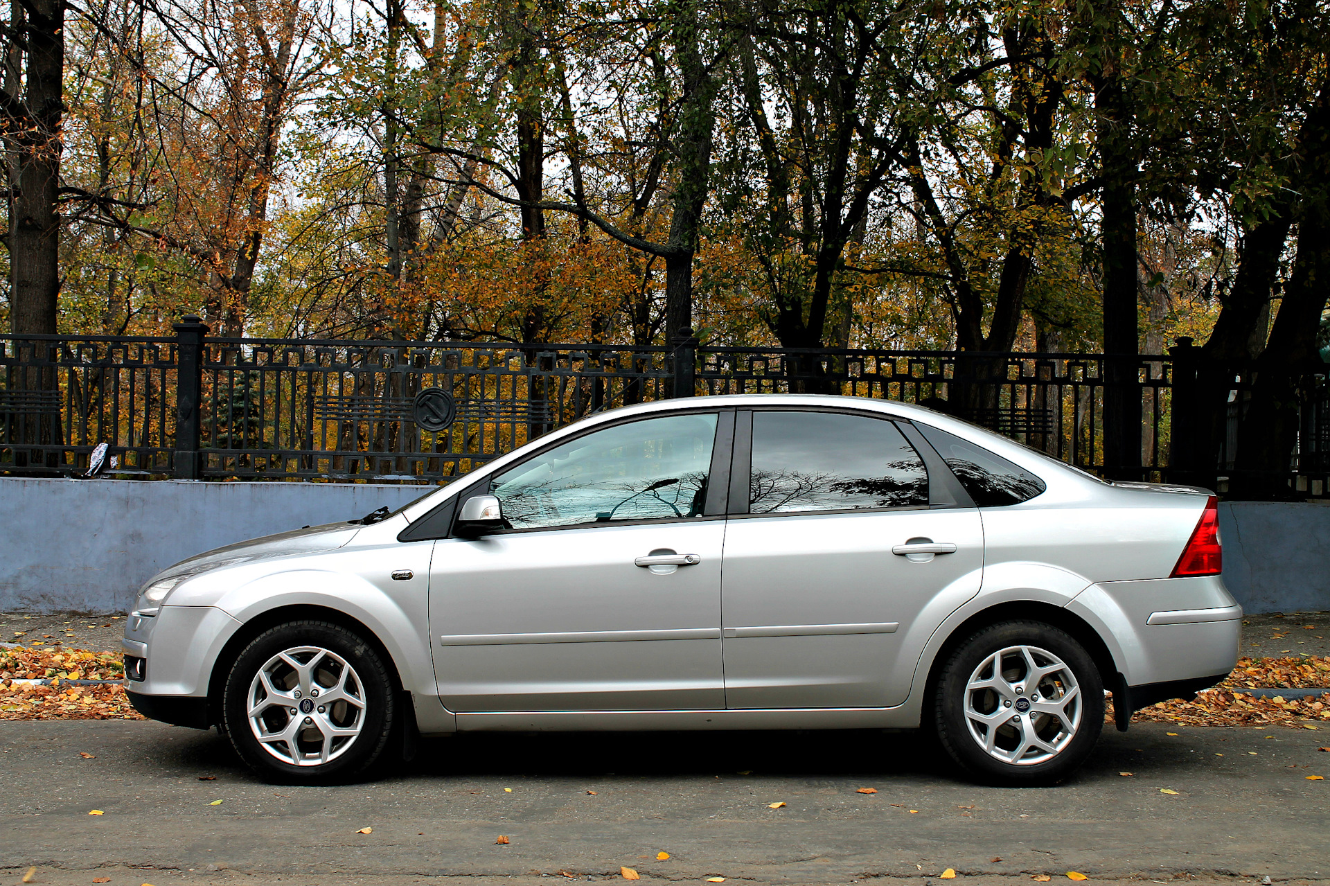 Ford focus 2007. Форд фокус 2007. Форд фокус 2007г. Форд фокус седан 2007 серебро. Форд фокус 2 ст седан.