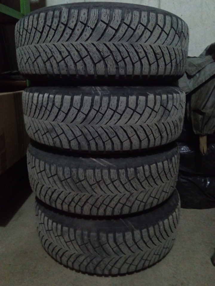 Шины зимние шипованные Michelin 235/60 R18. Б/у | 60 000 ₽ в городе ...