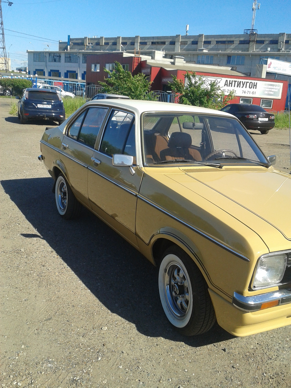 Наклейки полосы на борт и капот. — Ford Escort Mk2, 1,3 л, 1978 года |  стайлинг | DRIVE2