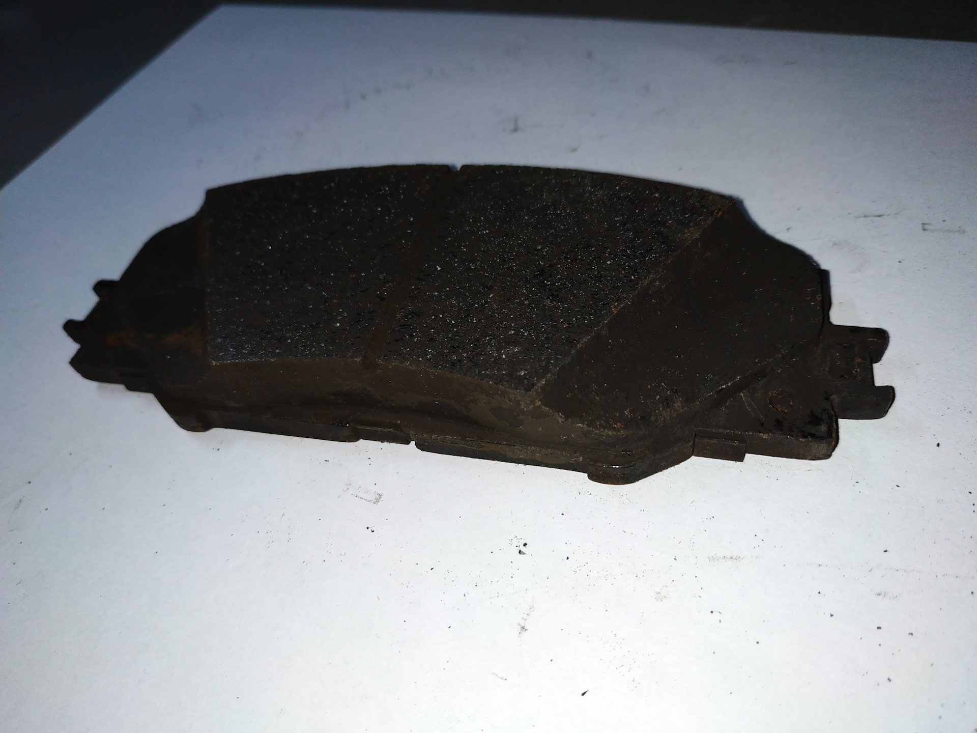 Замена "оригинальных" передних тормозных колодок. — DRIVE2