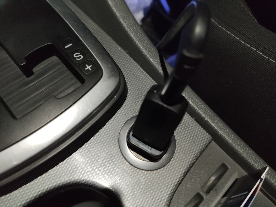 Блютус и чехол на ключ — Ford Focus II Sedan, 1,6 л, 2010 года ...