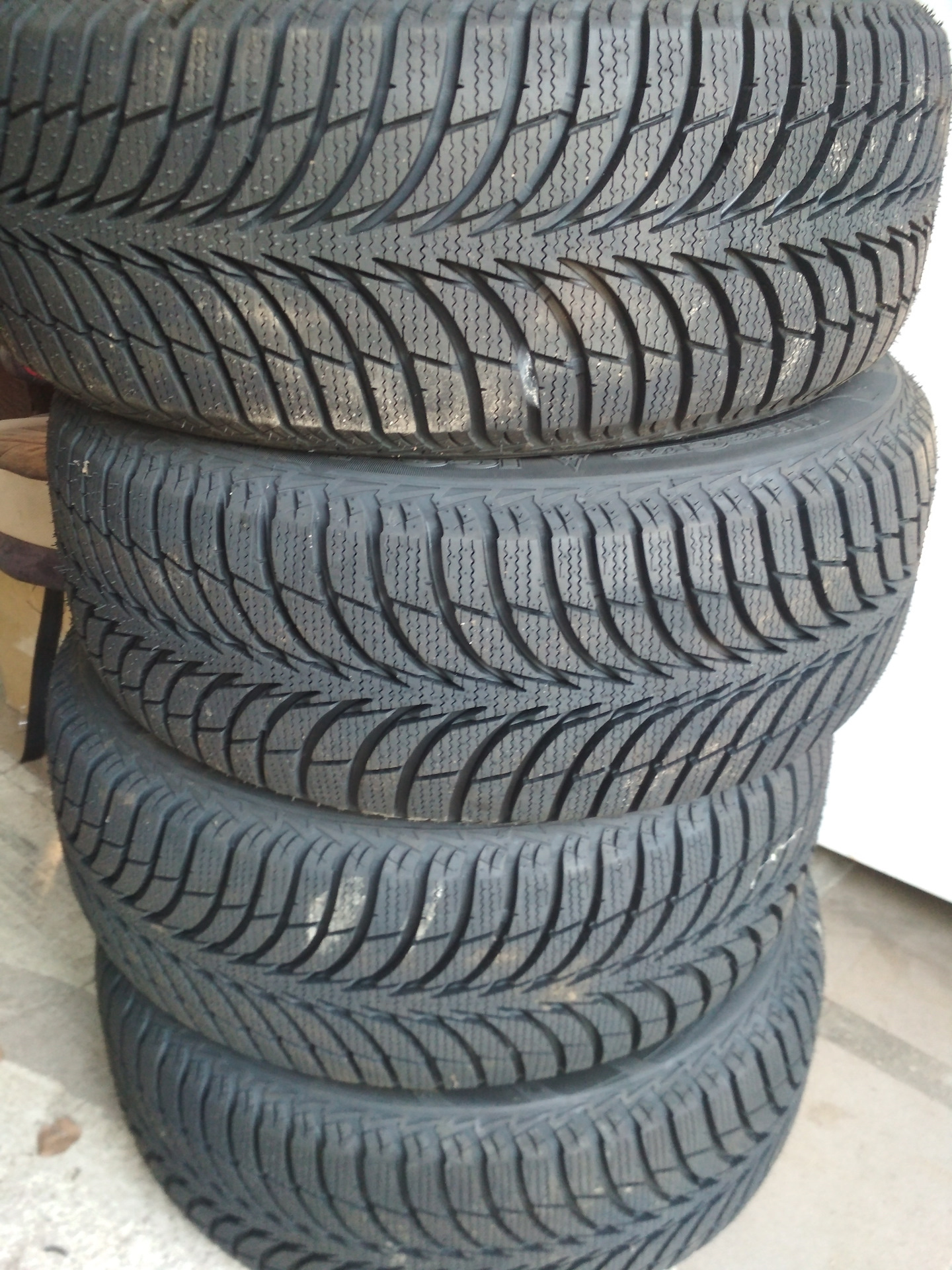 Шины goodyear 215 65 r16. Goodyear 215/55 r16. 215/60 R16. Goodyear ULTRAGRIP Ice+ 215/55 r16 93t. Резина 215 60 r16 зима.