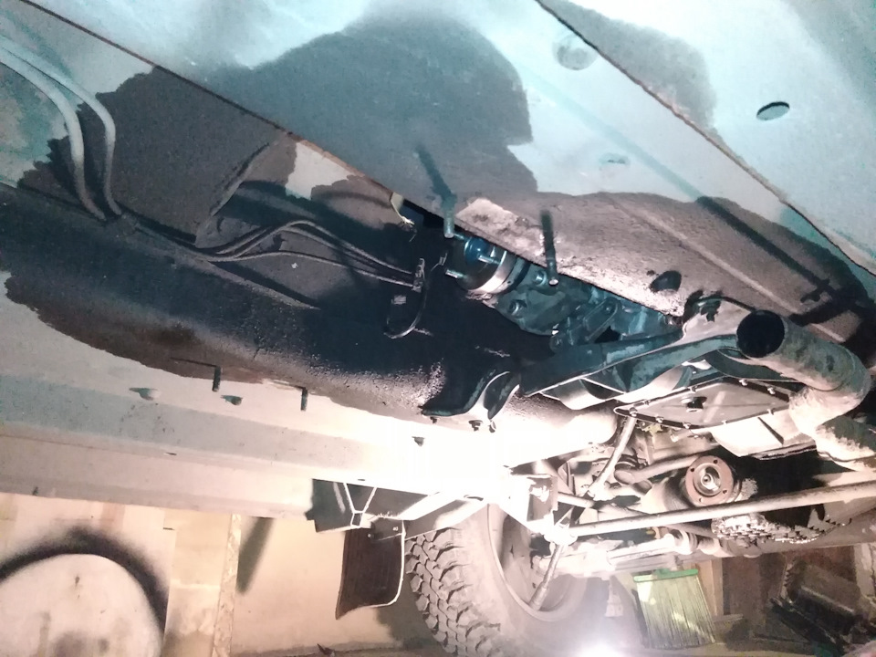 Двухрядный подшипник в раздатку нивы номер. eAAAAgPR9uA 960. Двухрядный подшипник в раздатку нивы номер фото. Двухрядный подшипник в раздатку нивы номер-eAAAAgPR9uA 960. картинка Двухрядный подшипник в раздатку нивы номер. картинка eAAAAgPR9uA 960. Довелось в очередной раз добраться до своего гаражного хобби. Поводом послужили сальники раздатки, которые подохли настойчиво просили замены, обильно заливая маслом днище машины.