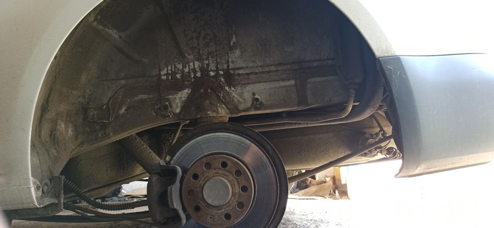Смерть бензонасоса — Volkswagen Caddy (3G), 1,6 л, 2008 года | поломка ...
