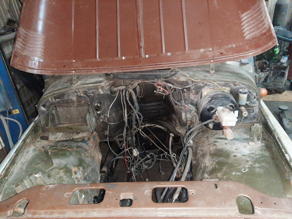 Работа по ремонту УАЗ Хантер продолжается. Начались сварочные работы ...