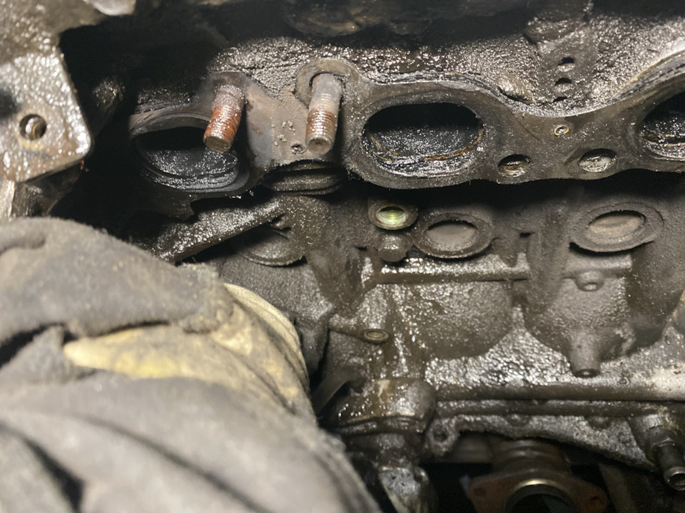 Сильный дым из глушителя — Nissan X-Trail I (t30), 2 л, 2001 года ...