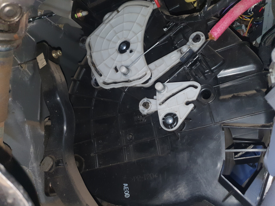 #10. Первый зимний день. Регулировка заслонок печки. — Hyundai Accent ...