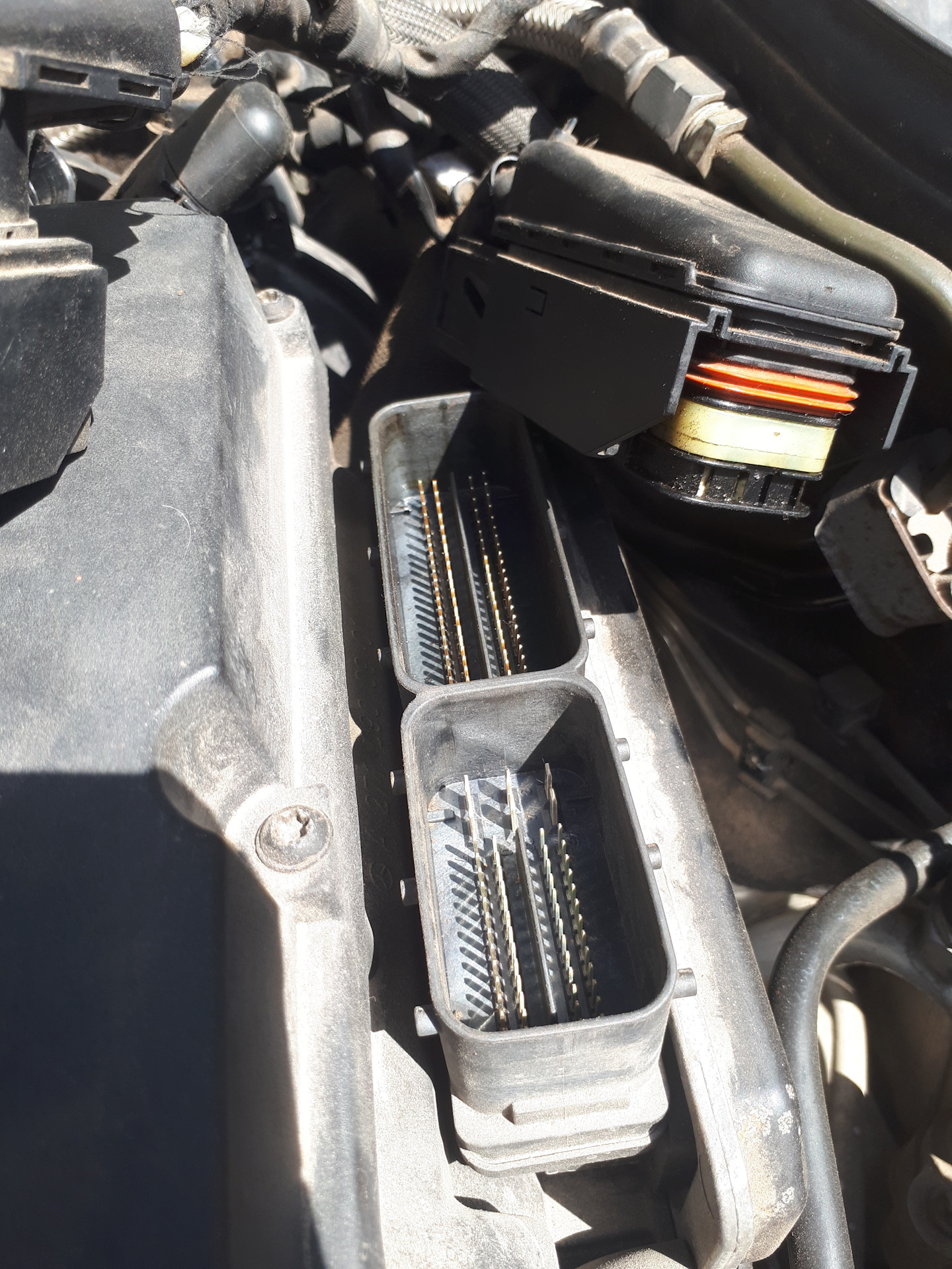 Как снять эбу на мерседес w204