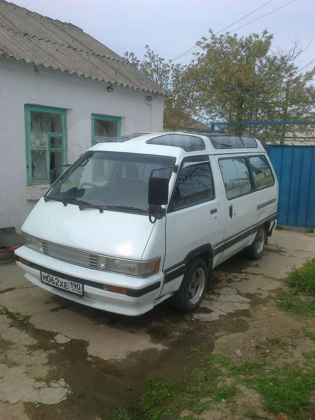 Тойота таун айс отзывы. Toyota Town Ace 1987. Toyota Lite Ace 2.0 МТ, 1987,. Toyota Town Ace i. Белая Тойота Товн айс.