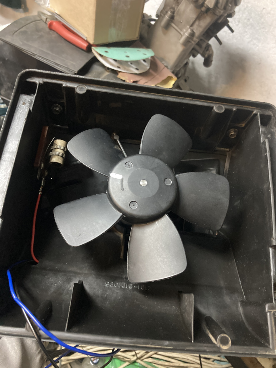 Замена моторчика печки — Lada 2131, 1,8 л, 2007 года | запчасти | DRIVE2