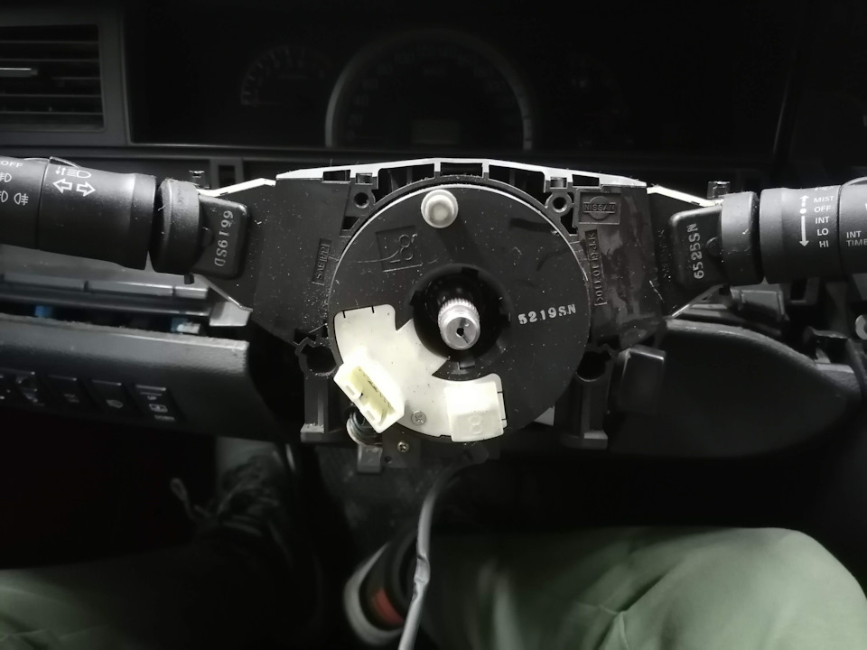 Ошибка подушек безопасности - Nissan Primera (P12), 1,8 л, 2004 года поломка DRI
