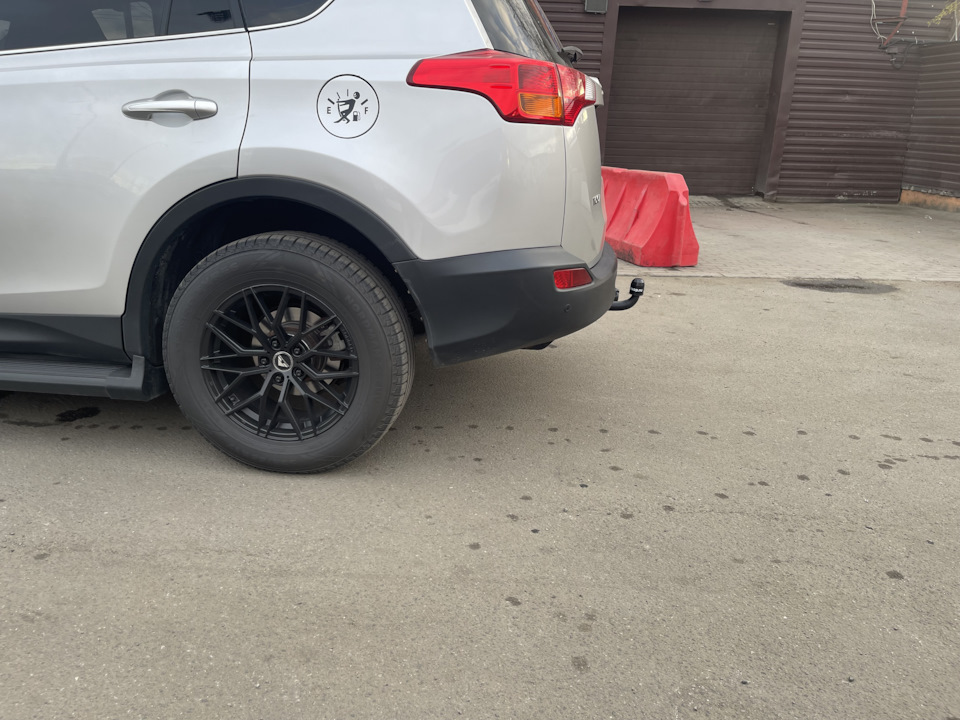 фаркоп — Toyota RAV4 (IV), 2 л, 2013 года | аксессуары | DRIVE2