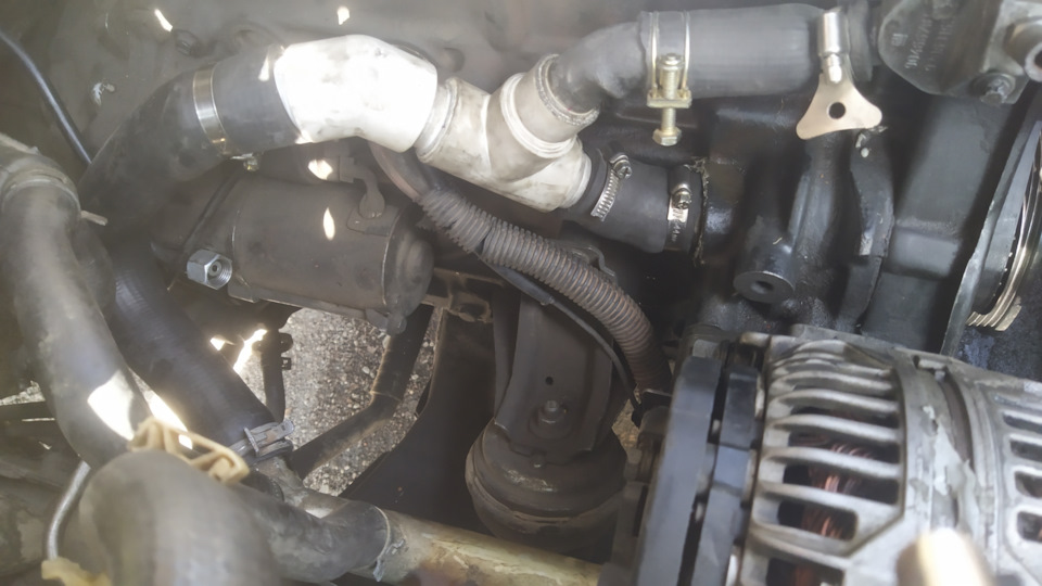 Порвался шланг ож, колхоз на время — Opel Omega B, 2,2 л, 2002 года ...