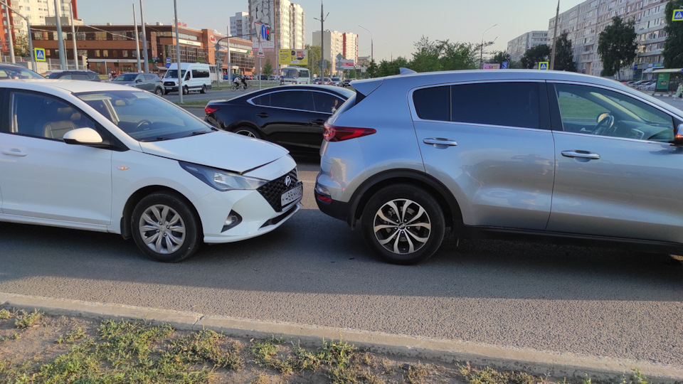 Попал в ДТП, проверка на скрытые повреждения-снимаем бампер с помощью ...