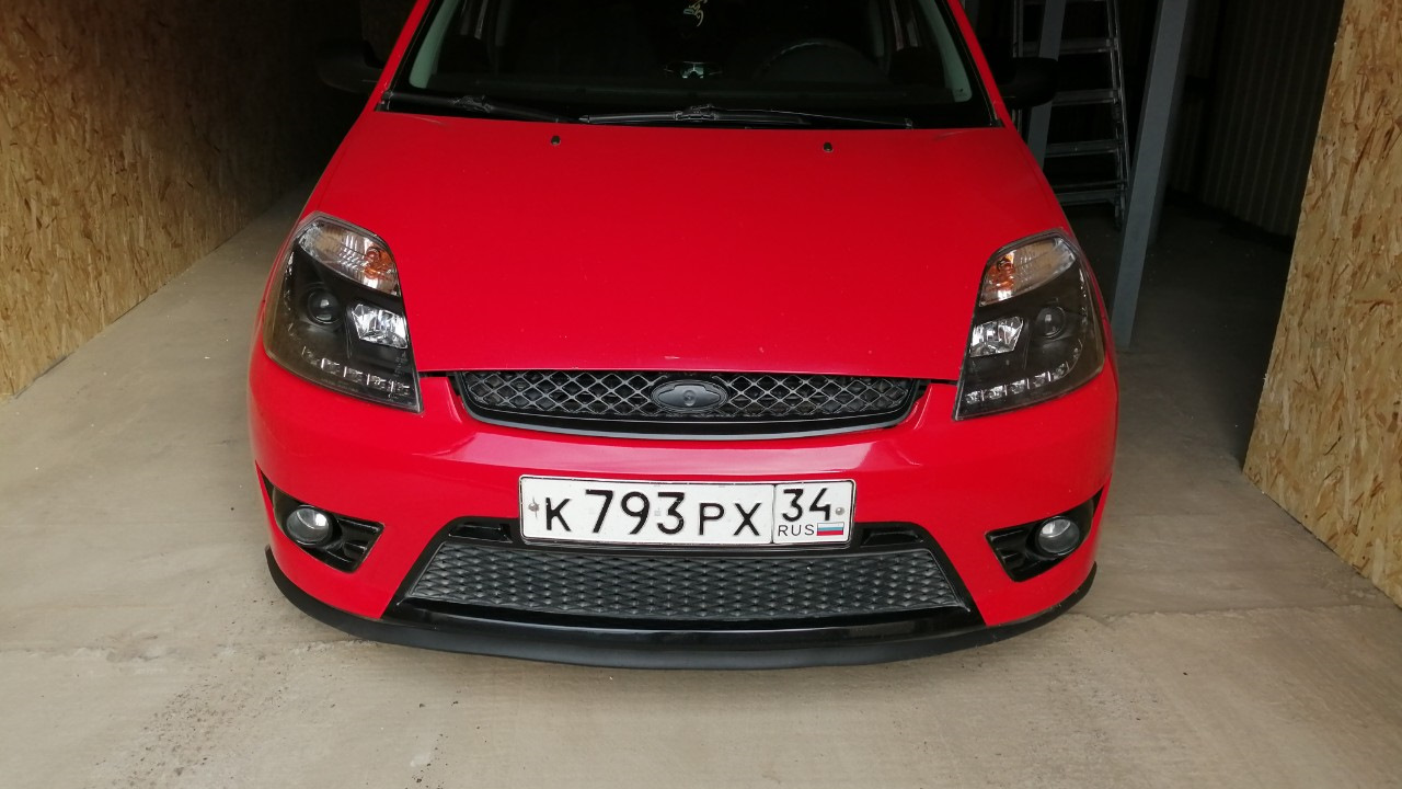 Бампер форд фиеста 2007. Ford Fiesta mk5. Фары на Форд Фиеста мк5. Бампер Форд Фиеста мк5. Ford Fiesta mk5 тюнинг.