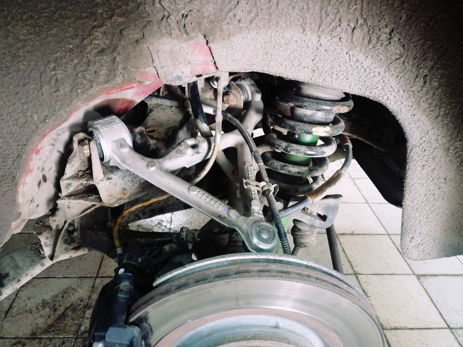 задние стойки на хендай соната тагаз 2007. дрожат задние. худые животные. дрожать от холода. растяжка грушевиднгй иыщцы.