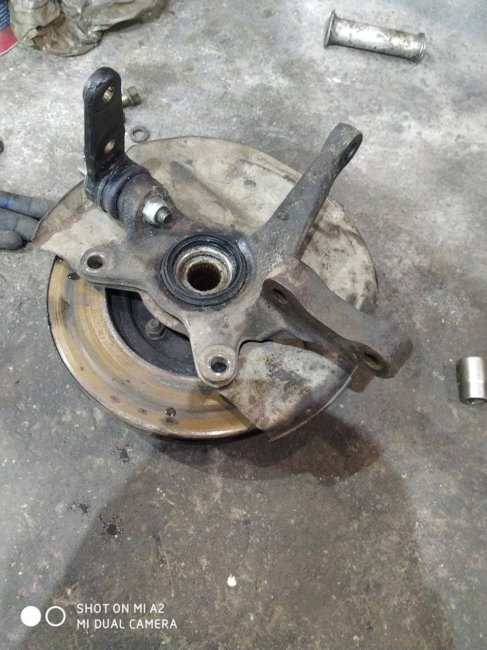 Лайфхак: как убрать люфт ступичного подшипника. — Hyundai Lantra I, 1,6 ...