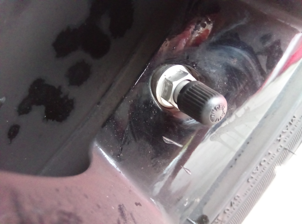 установленный в колесо датчик — Skoda Yeti