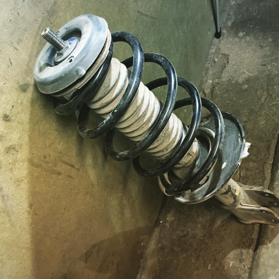 Отбойники задних пружин ситроен с4 пикассо. Передние пружины ситроен пикассо. 6 дизель 2010 года. Передние пружины ситроен пикассо. С4 picasso пружина амортизатора.