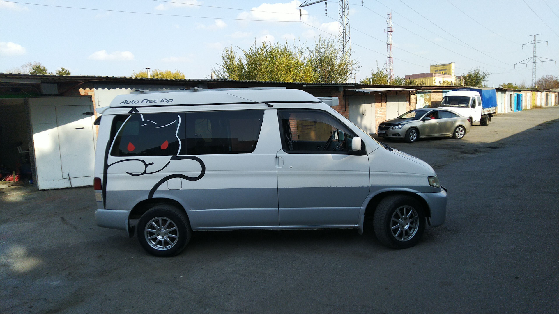 Френди 2. Mazda Bongo Friendee левый руль. Mazda Bongo Friendee автобагажник. Мазда Бонго Френди в разборе