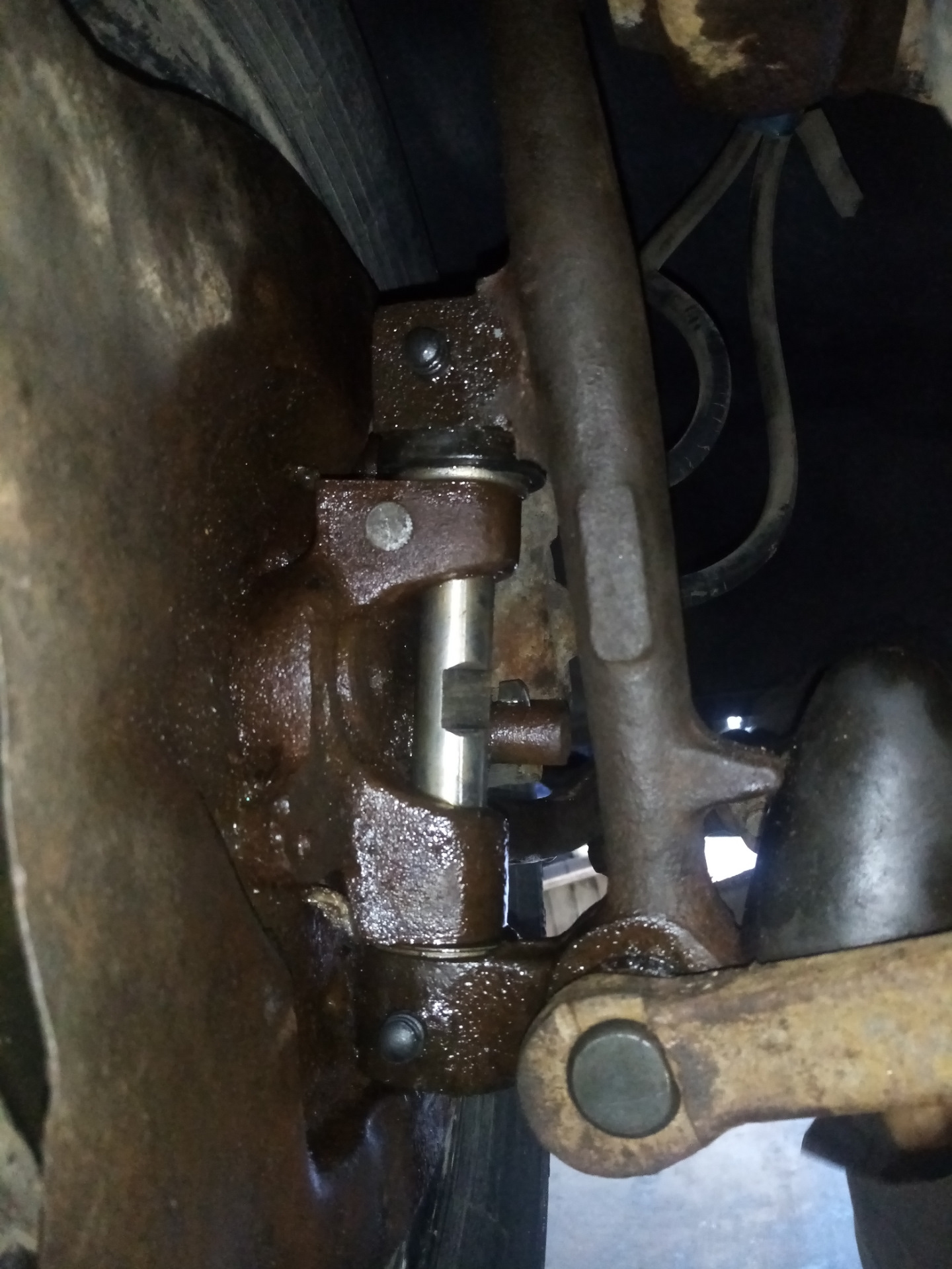 Поменяли шкворень и резьбовые втулки часть 2 — ГАЗ 3102, 2,5 л, 1991 ...