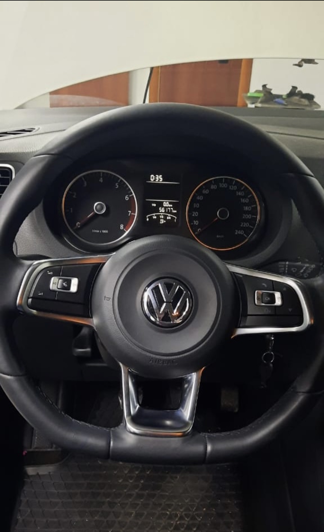 Руль от поло ГТ и ручка кпп от Audi TT — Volkswagen Polo Mk5, 1,4 л ...