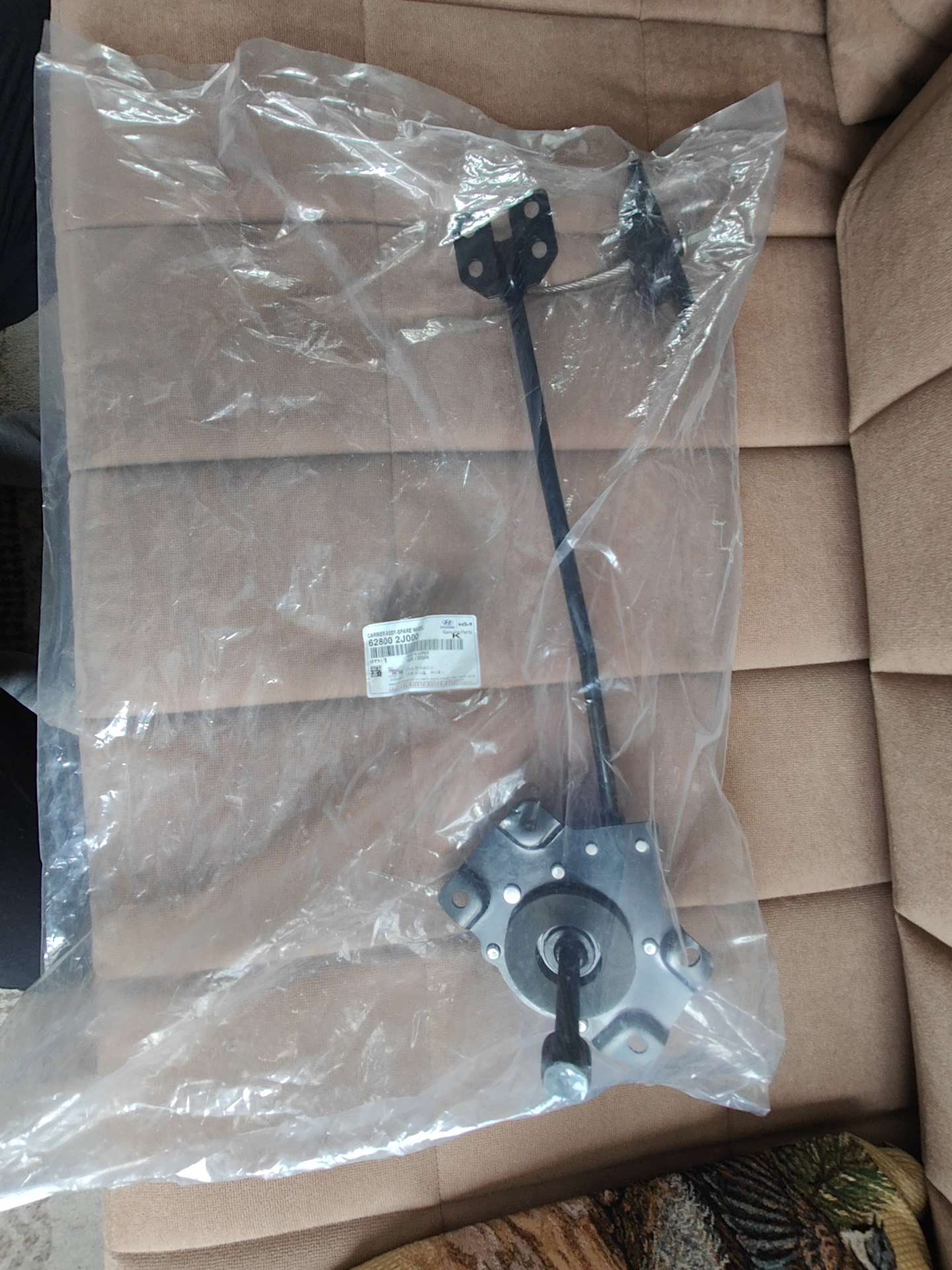 Кронштейн запаски! — KIA Mohave (HM2), 3 л, 2020 года | запчасти | DRIVE2