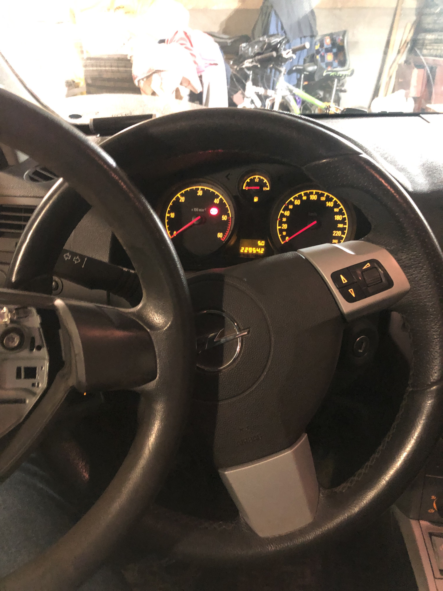 Мультируль, замена дисплея и магнитолы Astra H — DRIVE2