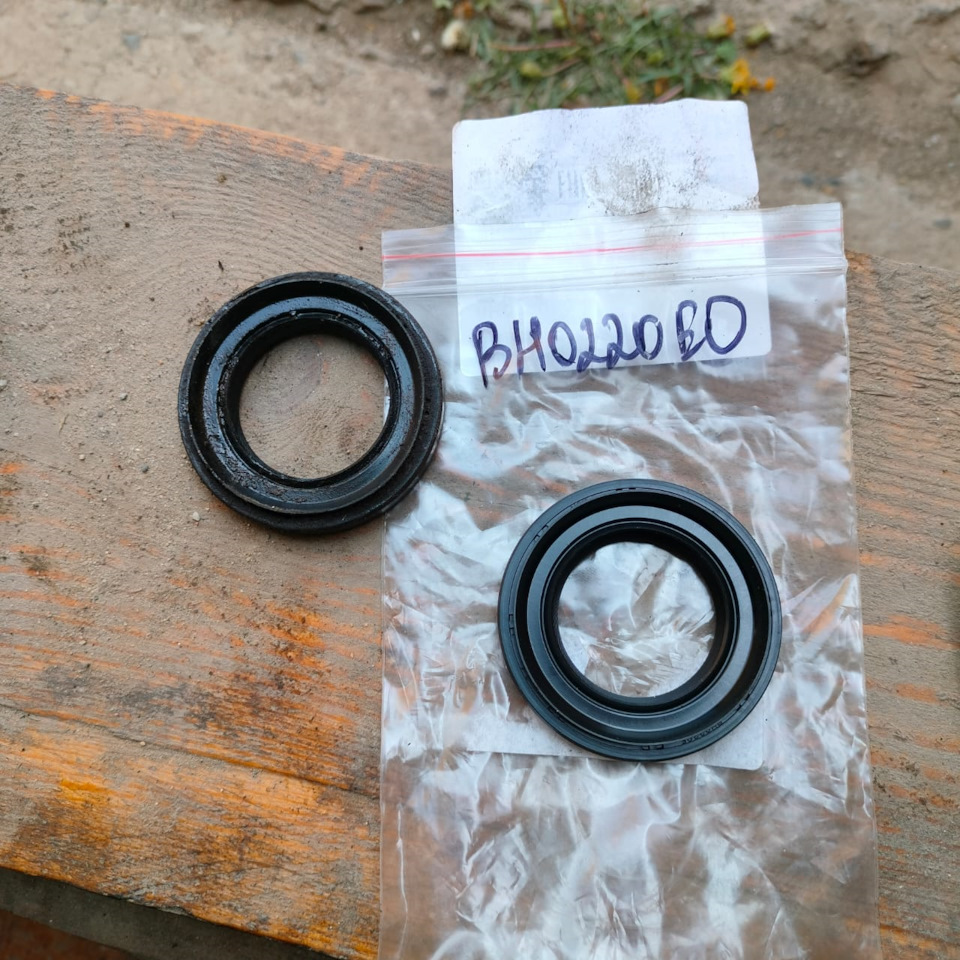 Сальник правого привода — Honda CR-V (RD4, RD5, RD6, RD7), 2 л, 2001 ...