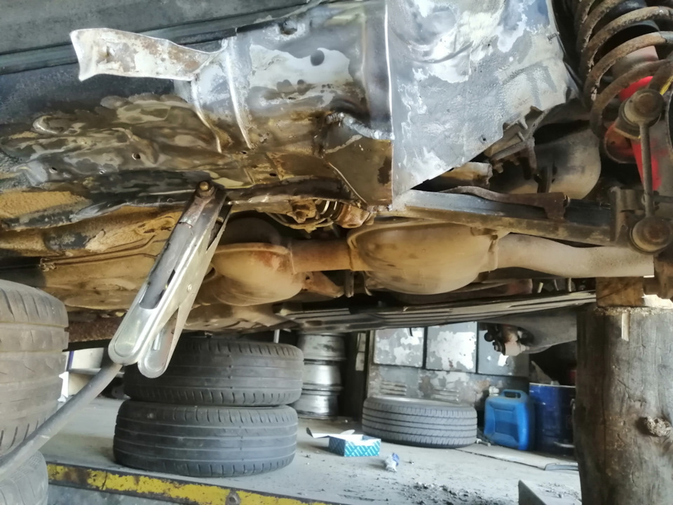 Подкраска ч. 1 (задняя часть) — Audi A6 (C4), 2,6 л., 1997 года ...