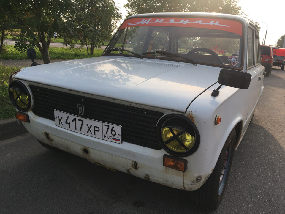 4 — Lada 2101