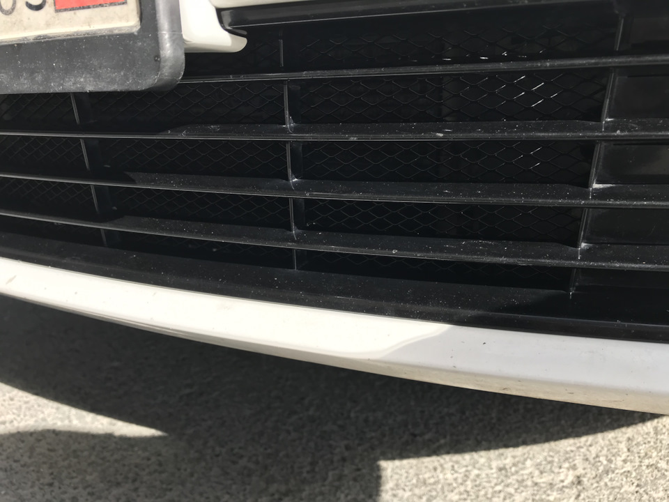 74. Установка сетки в решетку бампера — Volkswagen Passat CC, 1,8 л ...