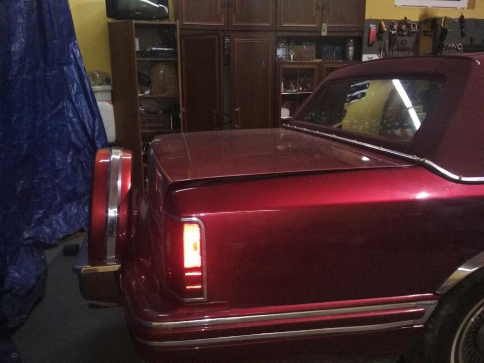 Доводчик багажника, решётка, замок капота. — Lincoln Town Car II, 4,6 л ...