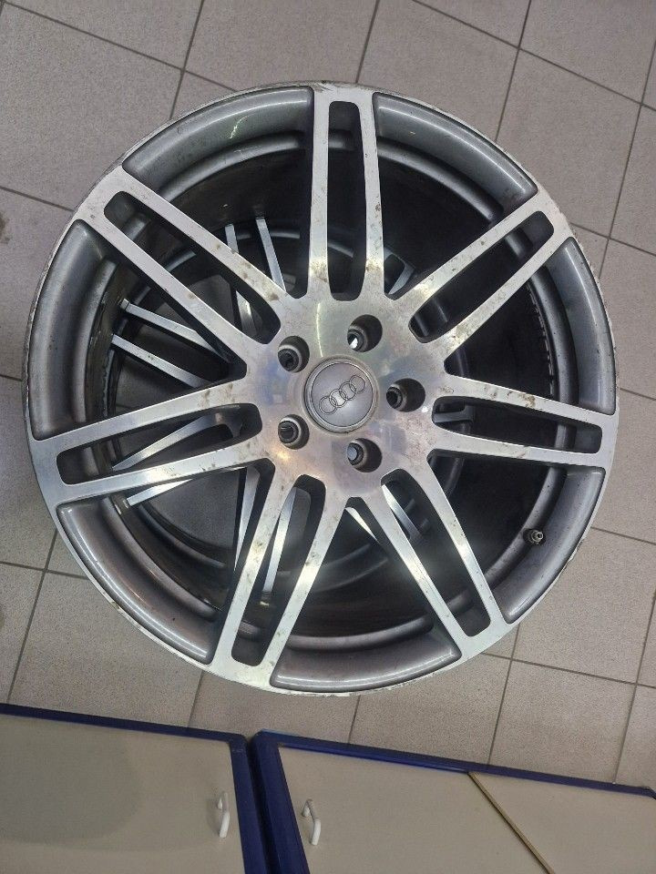 Кованые диски Audi 10Jx21 ET44 5x130 на Audi Q7 (1G), Porsche Cayenne ...
