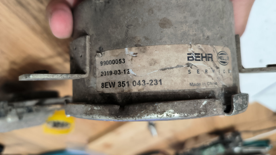 Замена и Ремонт моторчика Вентилятора Радиатора Туарег 1 (Touareg 1 ...