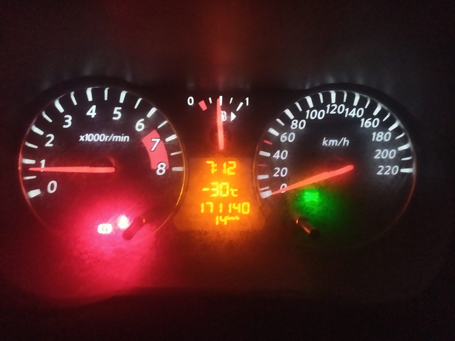 Аккум N3 — Nissan Note (1G), 1,6 л, 2012 года | запчасти | DRIVE2